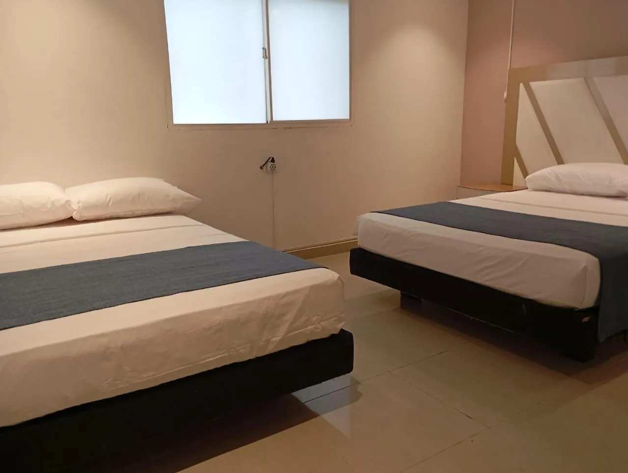 Hotel Med 33 Medellín 3*,  Colombia
