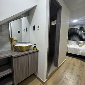 Privada Cerca Al Aeropuerto Pensión